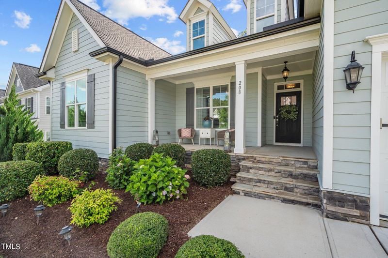 208 Logans Manor Dr, Holly Springs, NC 27540