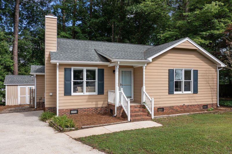 208 Longneedle Ct, Raleigh, NC 27603