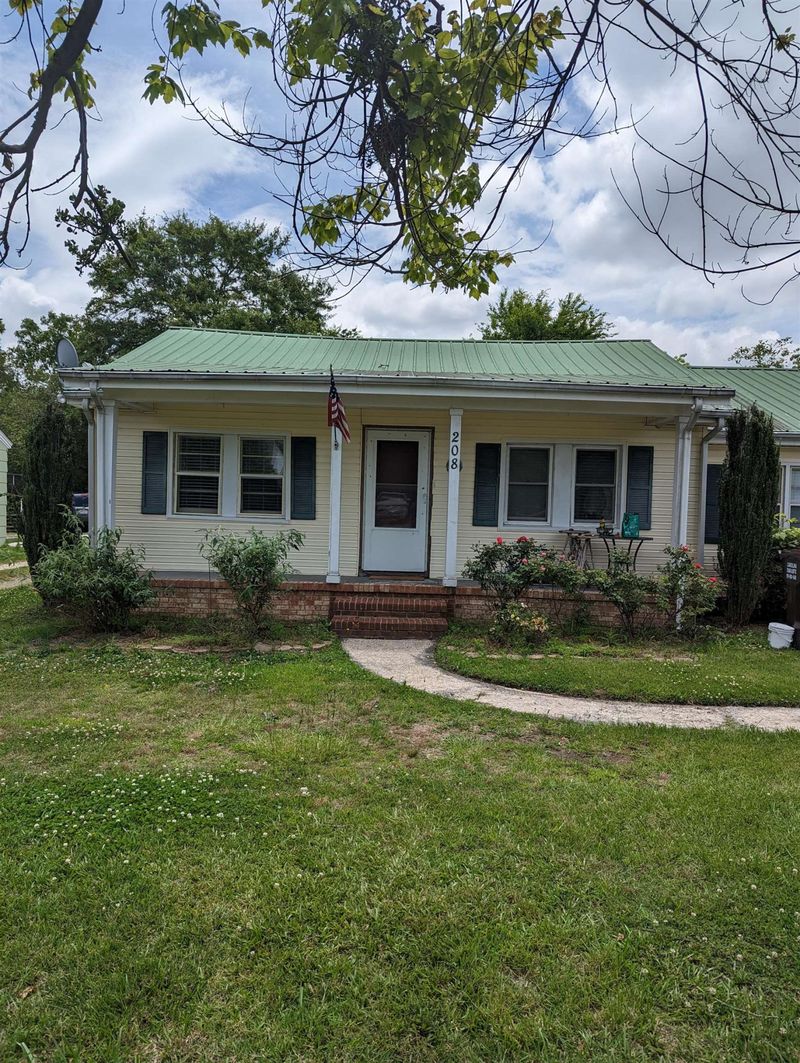 208 E Main St, Coats, NC 27521