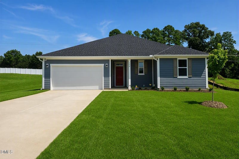 208 Matthew Mdw Ln, Lillington, NC 27546
