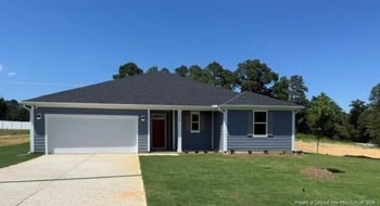 208 Matthew Meadow Ln, Lillington, NC 27546