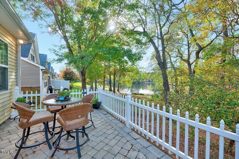 208 Meadow Beauty Dr, Apex, NC 27539