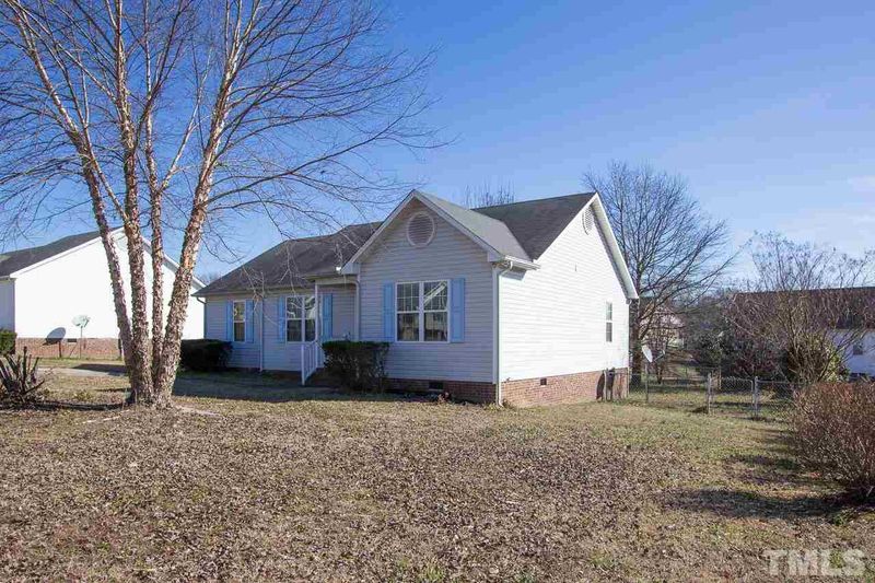 208 Mitchell Ave, Clayton, NC 27520