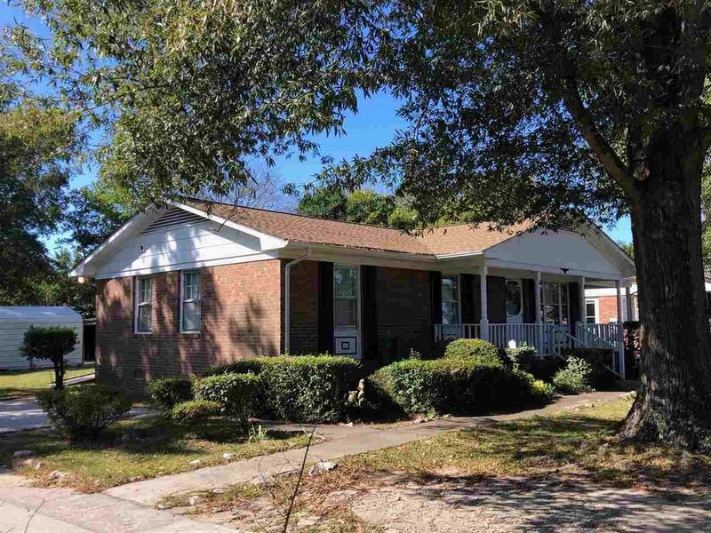 208 E Northington St, Lillington, NC 27546