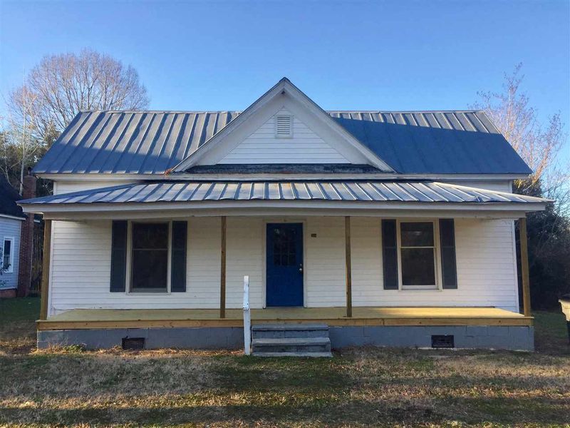 208 W Oak St, Zebulon, NC 27597