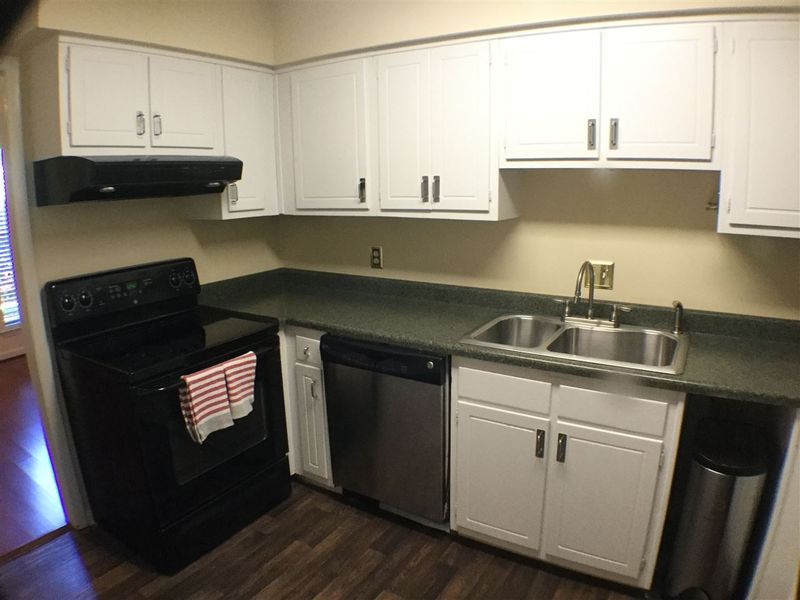 208 Oak Tree Dr #208, Chapel Hill, NC 27517