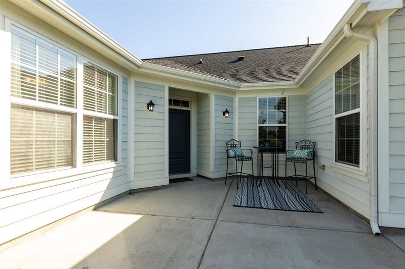208 Oceanside Ln, Cary, NC 27519