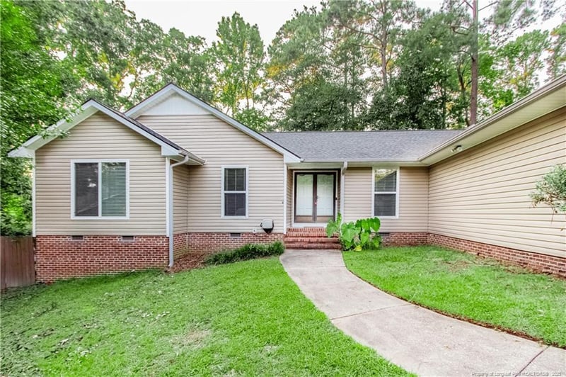 208 Offing Ct, Fayetteville, NC 28314