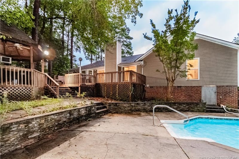 208 Offing Ct, Fayetteville, NC 28314