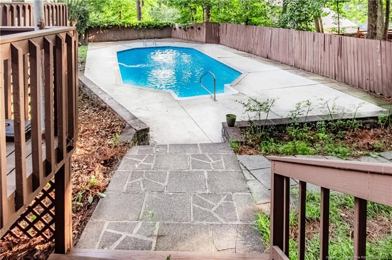 208 Offing Ct, Fayetteville, NC 28314