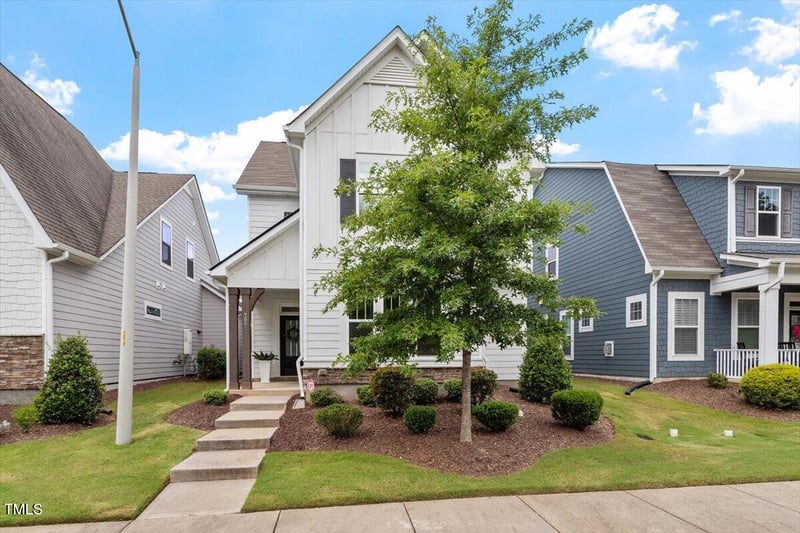 208 Old Ride Dr, Holly Springs, NC 27540