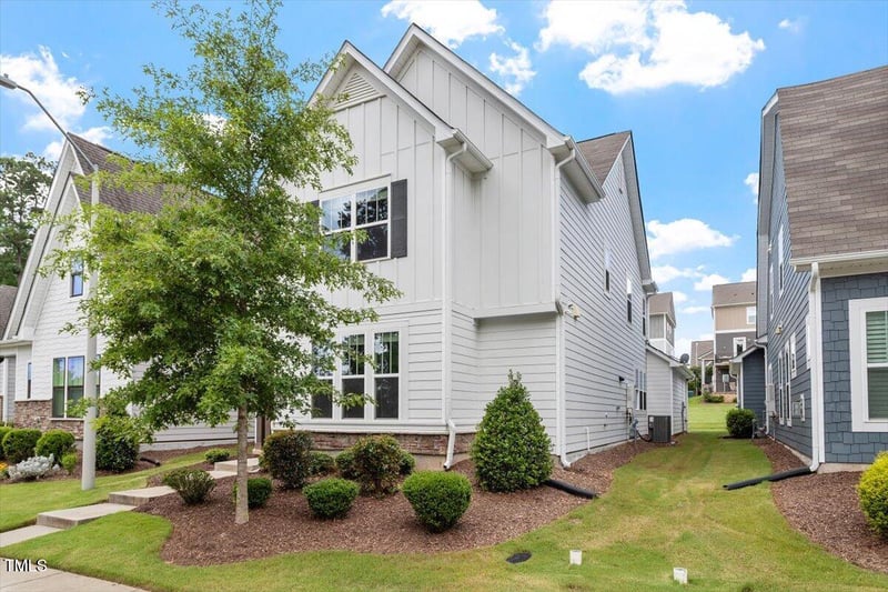 208 Old Ride Dr, Holly Springs, NC 27540