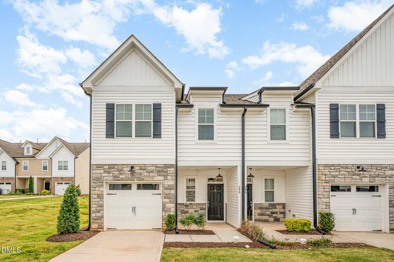 208 Peach Orchard Ct, Mebane, NC 27302