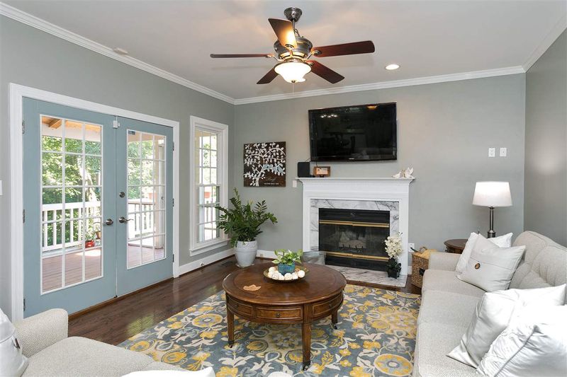 208 Piperwood Dr, Cary, NC 27518
