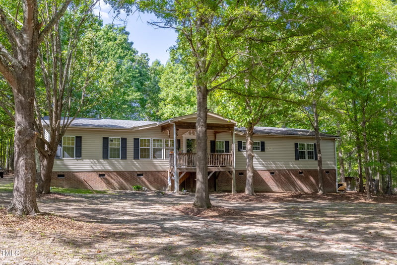 208 N Pointe Dr, Louisburg, NC 27549