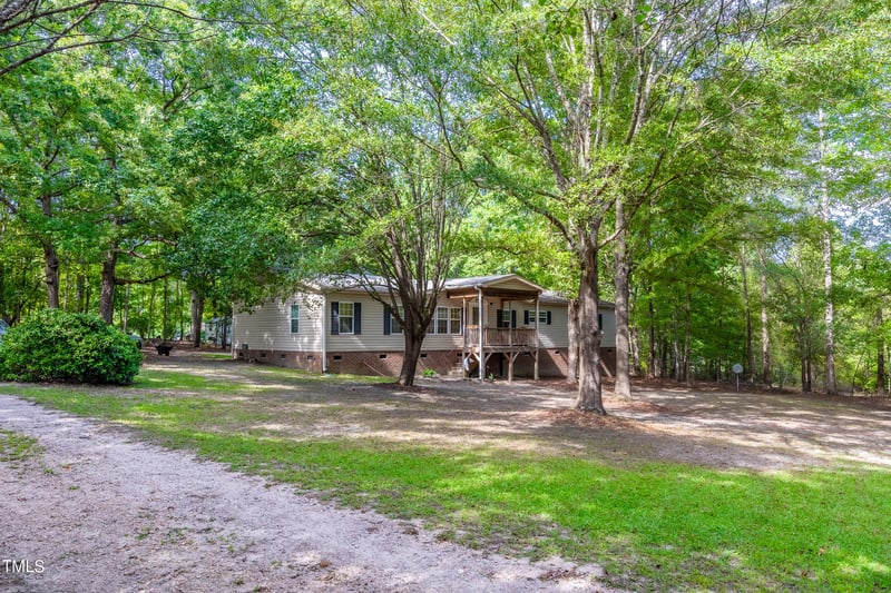 208 N Pointe Dr, Louisburg, NC 27549