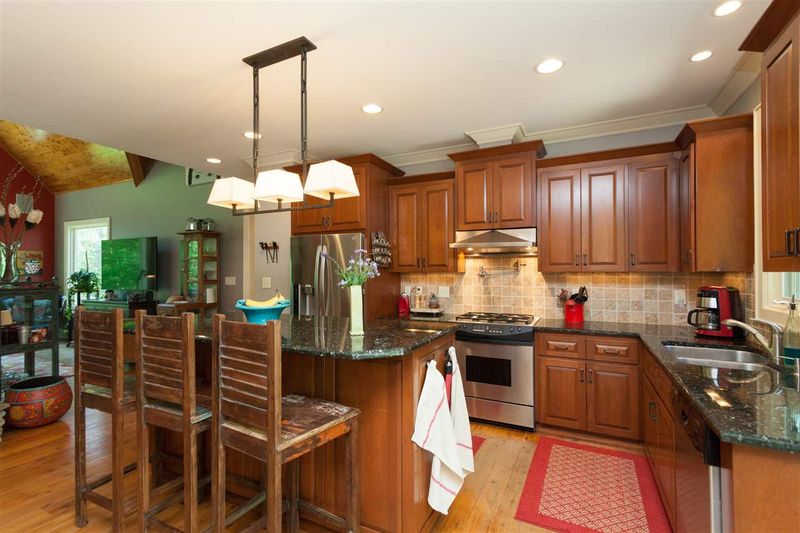 208 Rabbit Rn, Pittsboro, NC 27312