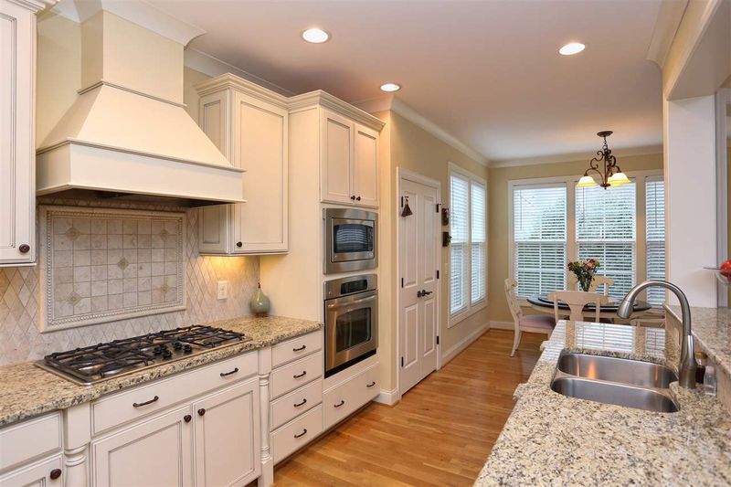208 Redhill Rd, Holly Springs, NC 27540