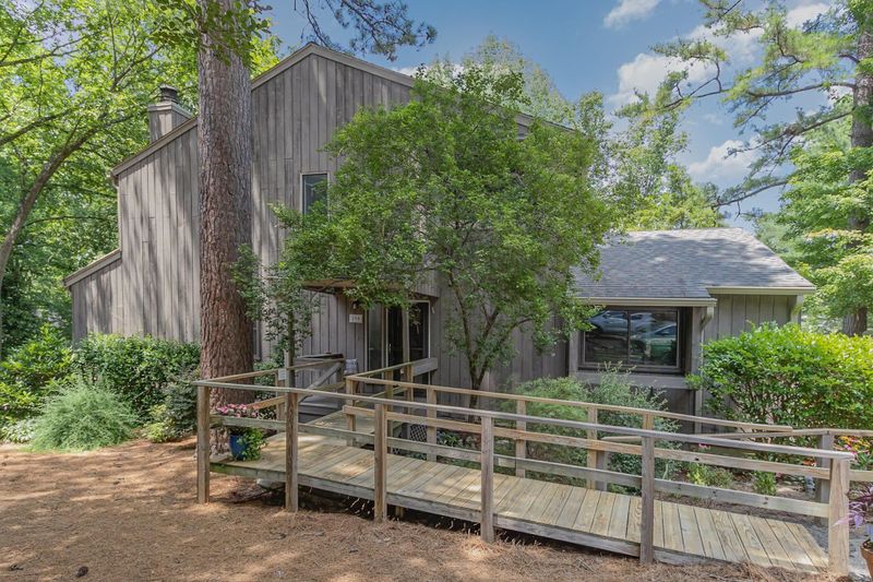 208 Ridge Trl, Chapel Hill, NC 27516