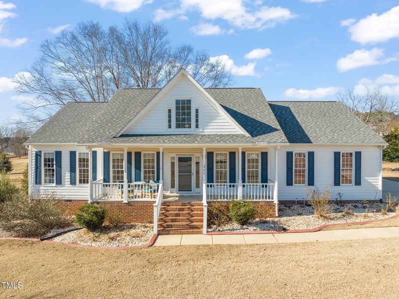 208 Riverwood Dr, Clayton, NC 27527