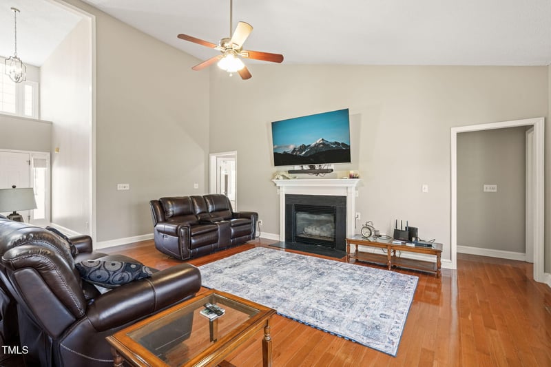 208 Riverwood Dr, Clayton, NC 27527