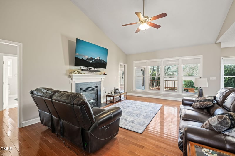 208 Riverwood Dr, Clayton, NC 27527