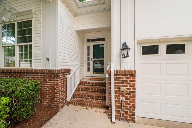 208 Rockport Ridge Way, Cary, NC 27519