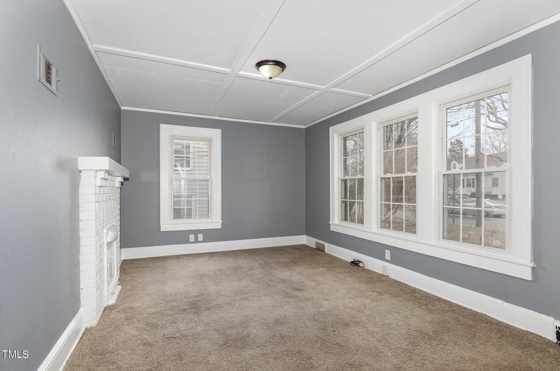 208 Rolling Rd, Burlington, NC 27217