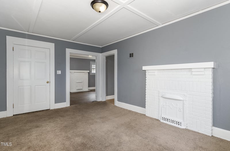 208 Rolling Rd, Burlington, NC 27217