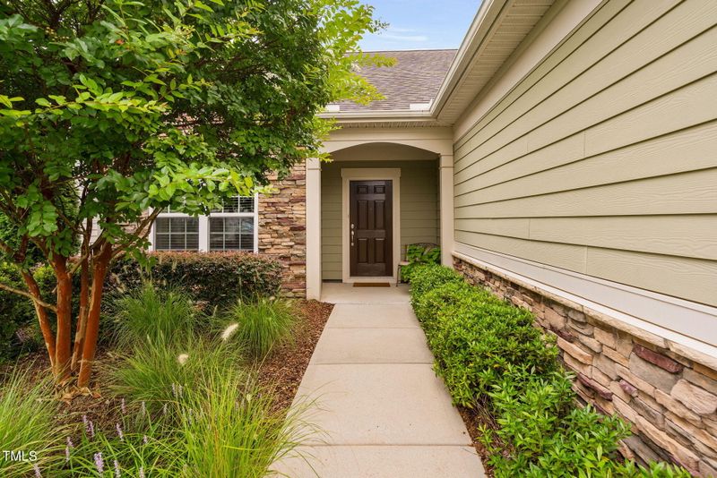 208 Sailfish Ct, Durham, NC 27703