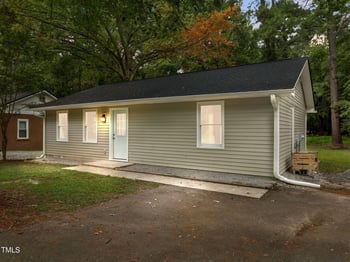 208 Scarlett Dr, Chapel Hill, NC 27517
