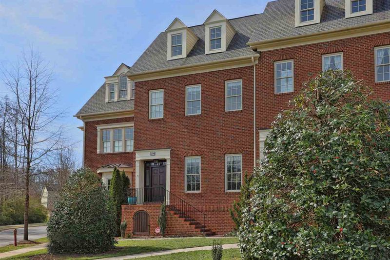 208 Sharp St, Chapel Hill, NC 27516