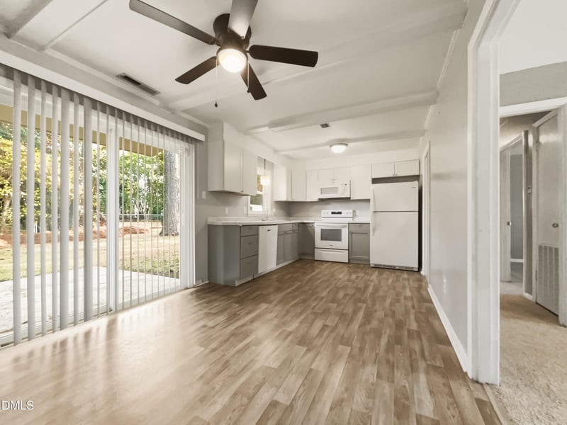 208 Starhill Ave, Fayetteville, NC 28303