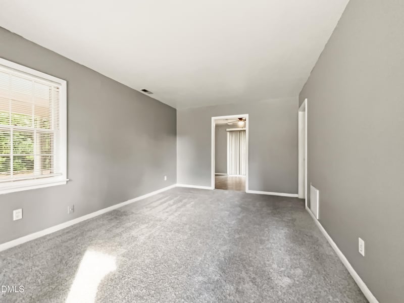 208 Starhill Ave, Fayetteville, NC 28303