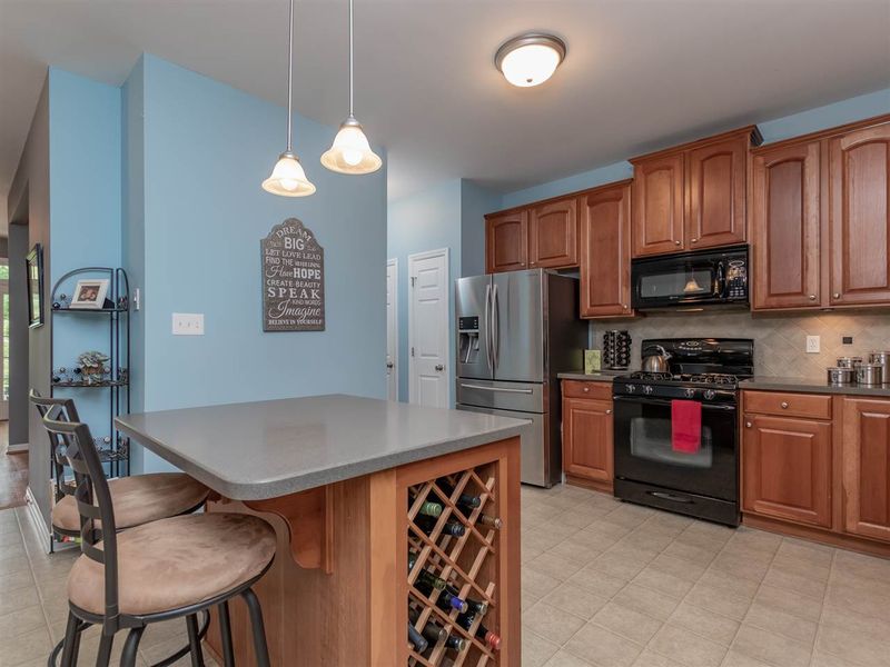 208 Stone Barn Cir, Holly Springs, NC 27540