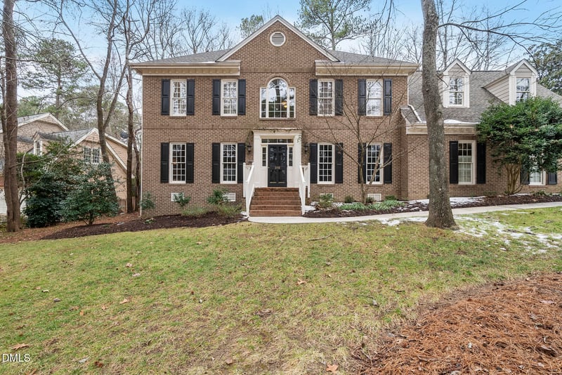208 Stoneleigh Dr, Cary, NC 27511