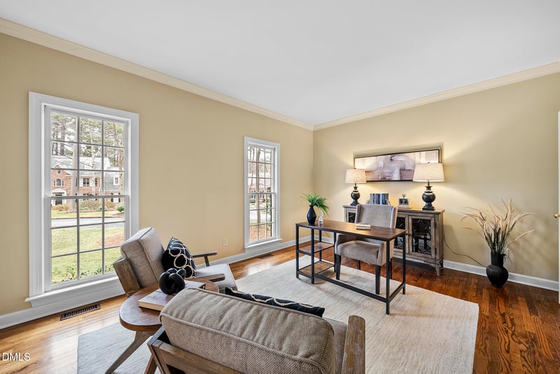 208 Stoneleigh Dr, Cary, NC 27511