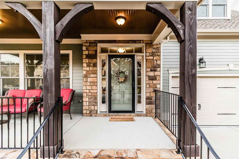 208 Streamwood Dr, Holly Springs, NC 27540