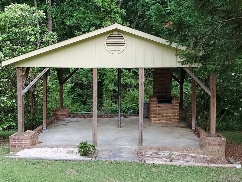 208 Summerhill Ct, Fayetteville, NC 28303
