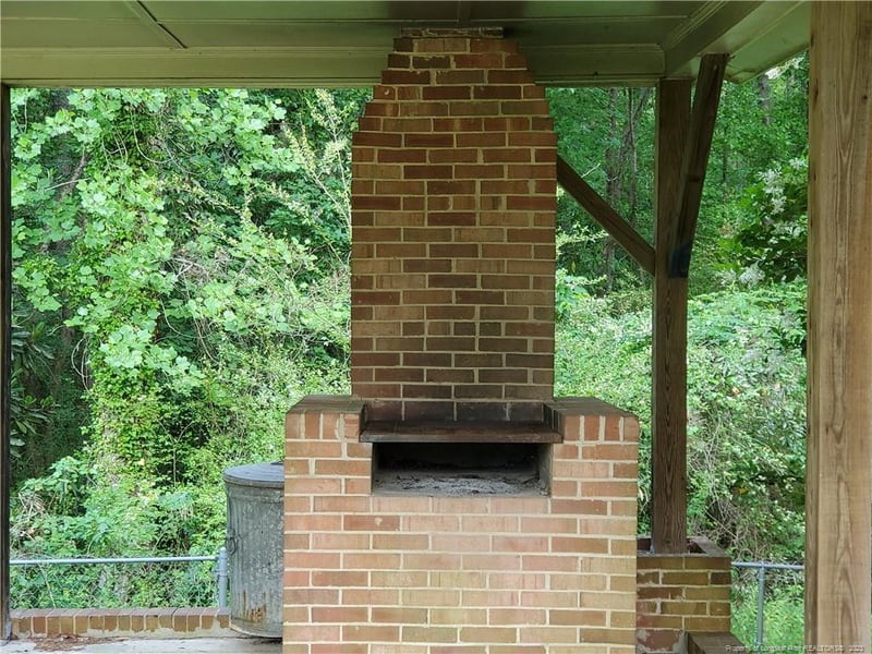 208 Summerhill Ct, Fayetteville, NC 28303