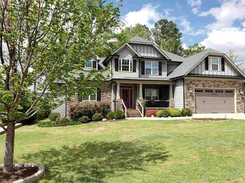 208 Suntree Ln, Garner, NC 27529