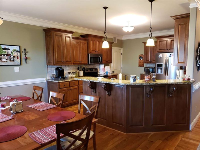 208 Suntree Ln, Garner, NC 27529