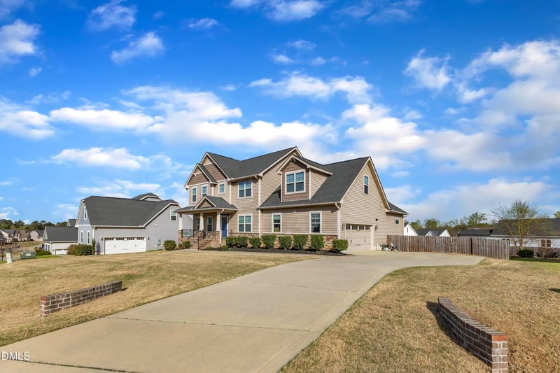 208 Tarkenton Ct, Clayton, NC 27527