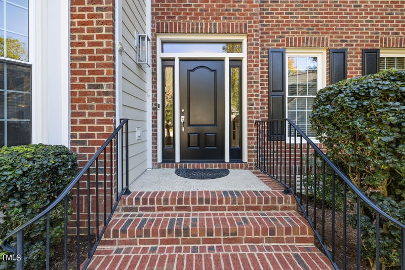208 Townsend Ct, Cary, NC 27518