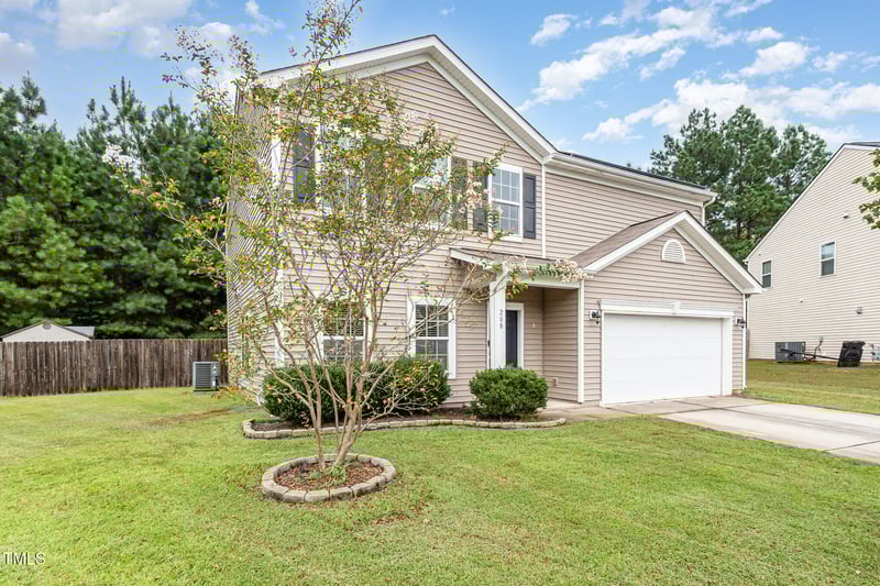 208 Tucker House Ln, Sanford, NC 27330