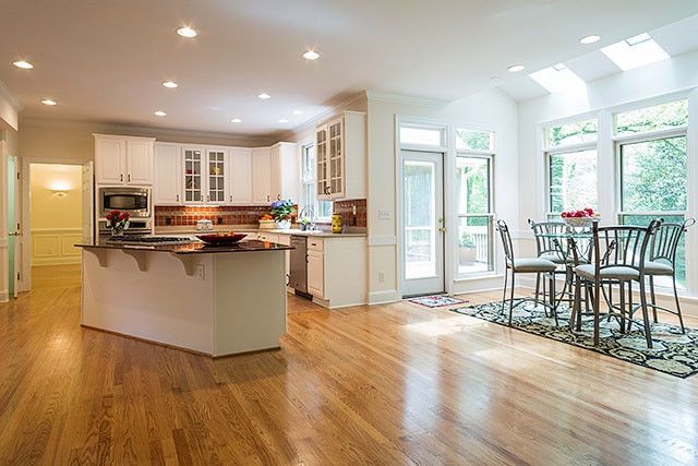 208 Ukiah Ln, Chapel Hill, NC 27514