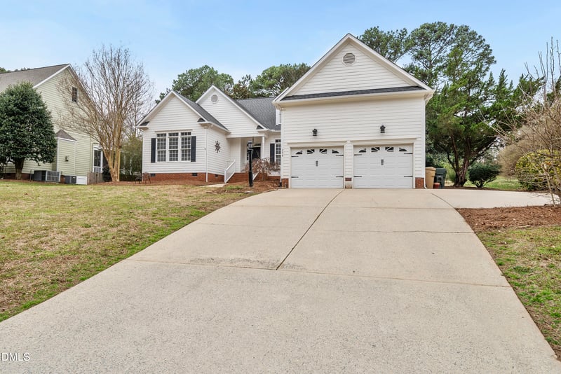 208 Waverly Dr, Clayton, NC 27527