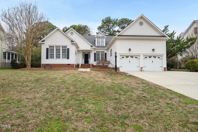 208 Waverly Dr, Clayton, NC 27527