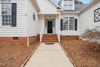 208 Waverly Dr, Clayton, NC 27527