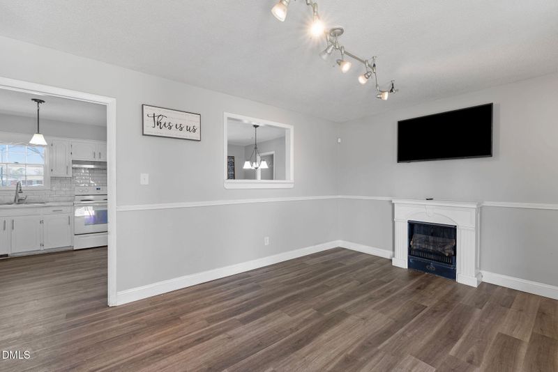 208 S Webb St, Selma, NC 27576